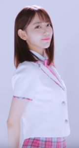 宮脇咲良の Overhit Cm動画公開 咲良が桜で攻撃するゲーム Catch